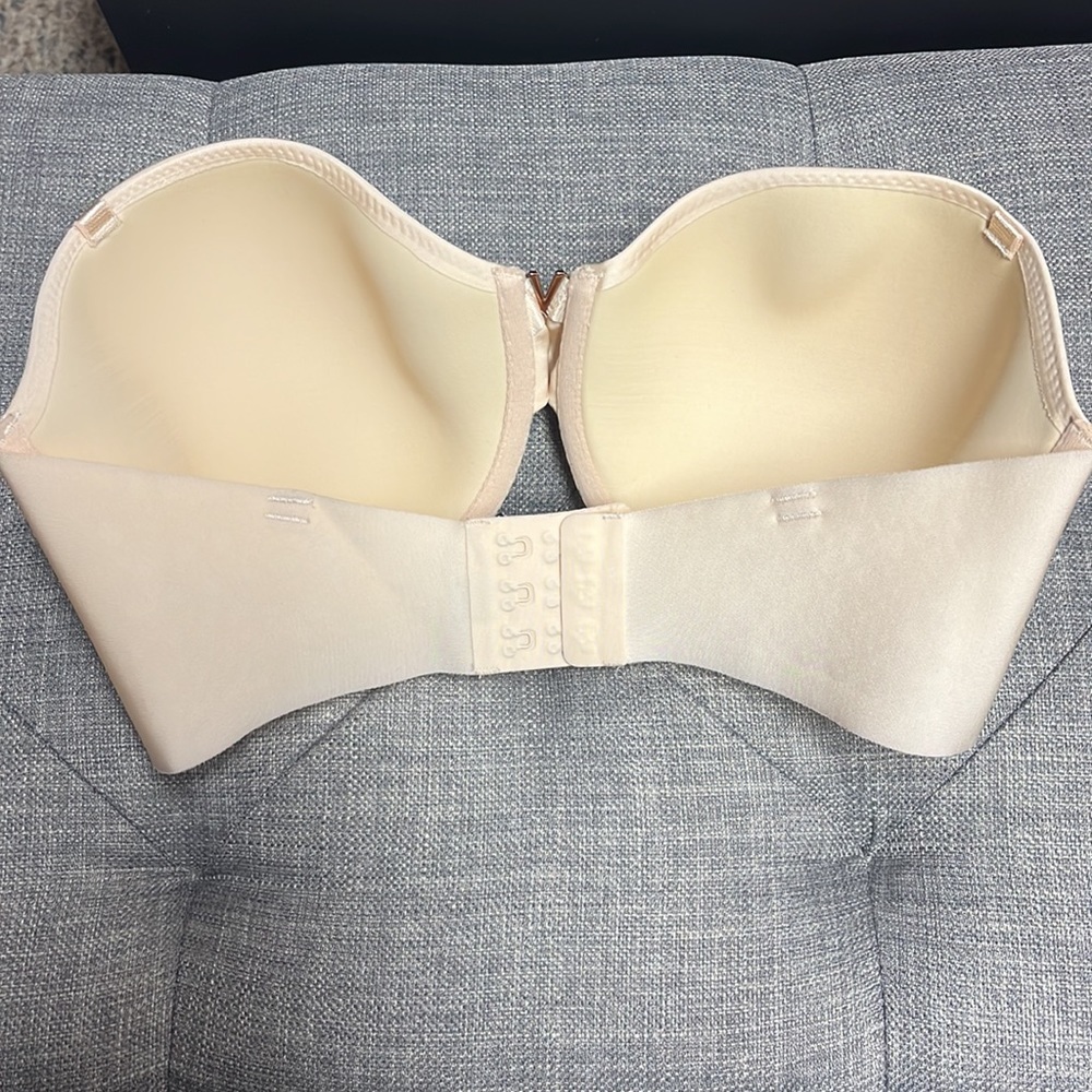 🔥2 for $20 Victoria’s Secret Strapless Bra - Picture 2 of 3